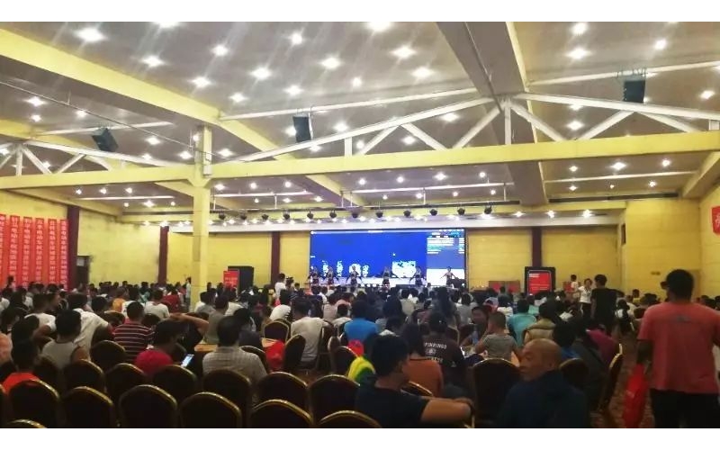 鄭州客戶答謝會太火爆!近1000人參會！半個(gè)小時(shí)訂貨突破1萬組！